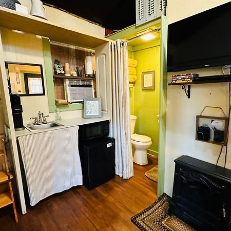 Acorn Hideaways Canton Unwind At Green Gables Suite For Up To 3 Экстерьер фото