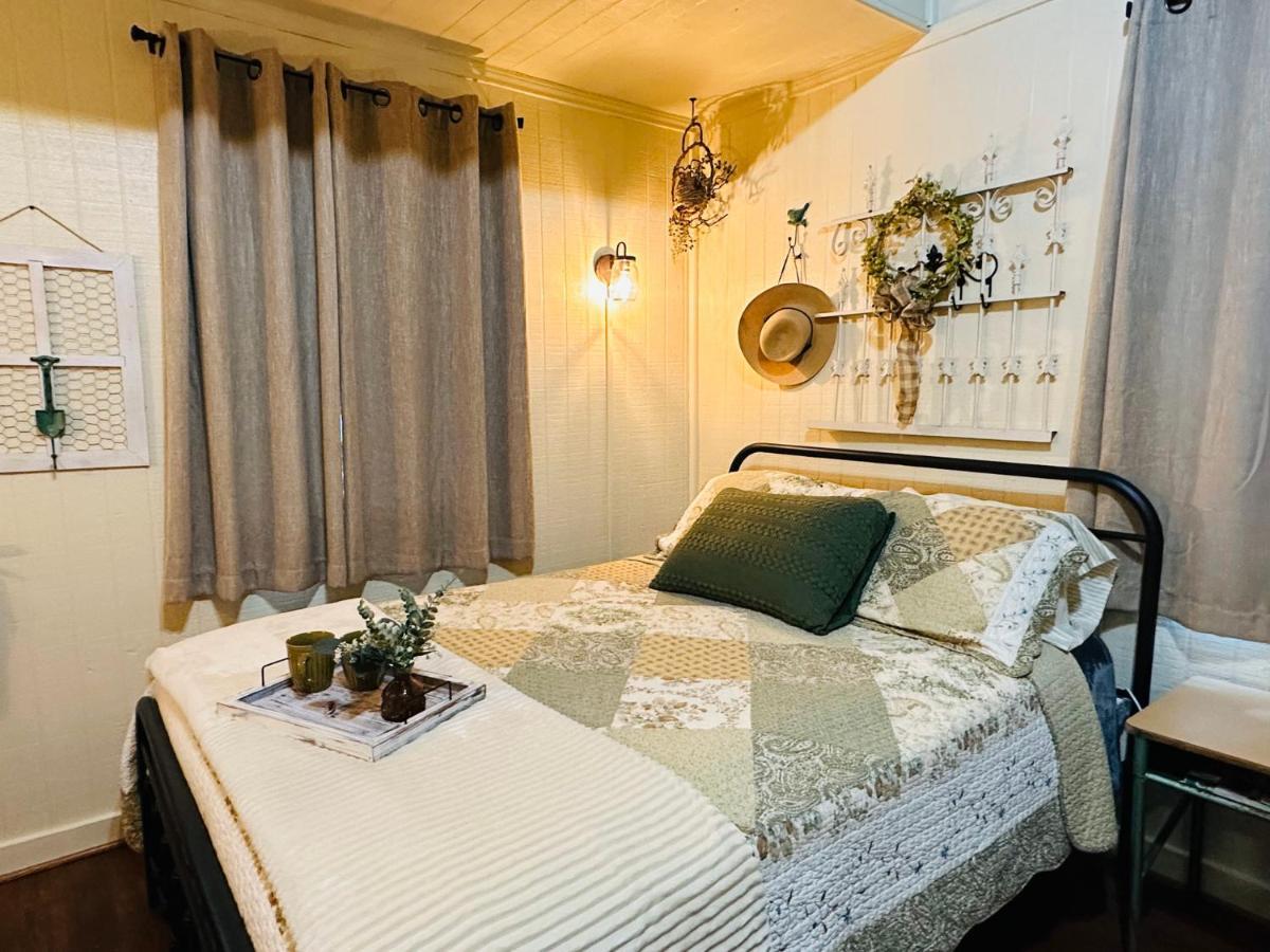 Acorn Hideaways Canton Unwind At Green Gables Suite For Up To 3 Экстерьер фото