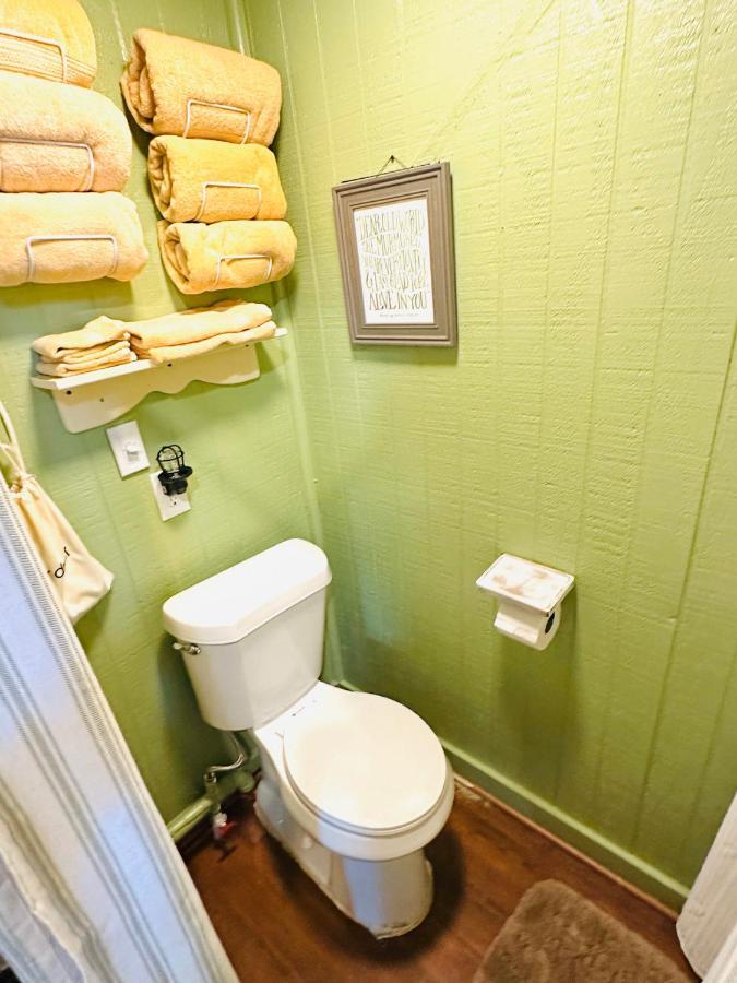 Acorn Hideaways Canton Unwind At Green Gables Suite For Up To 3 Экстерьер фото